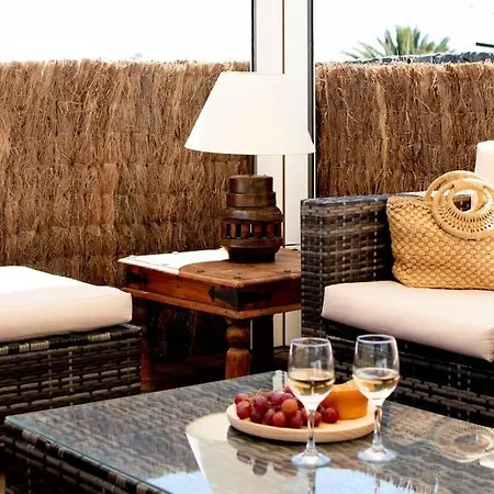Cavendish With Sea Views And Heatable Pool Close To Flamingo Beach Playa Blanca (Lanzarote)