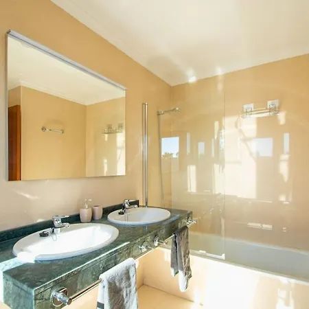 Villa Cavendish With Sea Views And Heatable Pool Close To Flamingo Beach