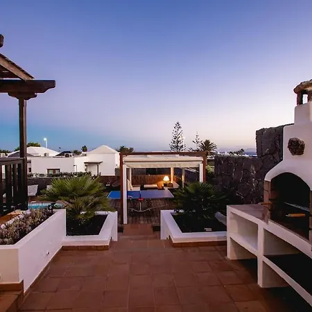 Villa Cavendish With Sea Views And Heatable Pool Close To Flamingo Beach Playa Blanca (Lanzarote)