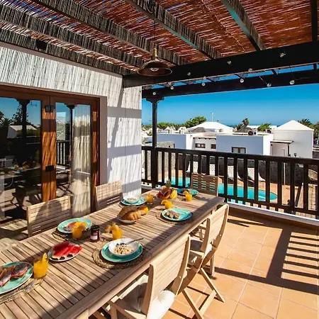 Villa Cavendish With Sea Views And Heatable Pool Close To Flamingo Beach Playa Blanca (Lanzarote)