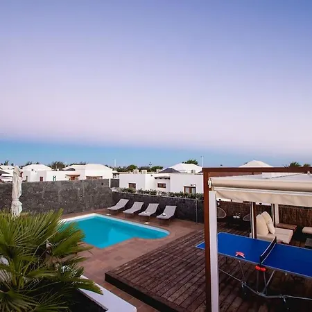 Villa Cavendish With Sea Views And Heatable Pool Close To Flamingo Beach Playa Blanca (Lanzarote)