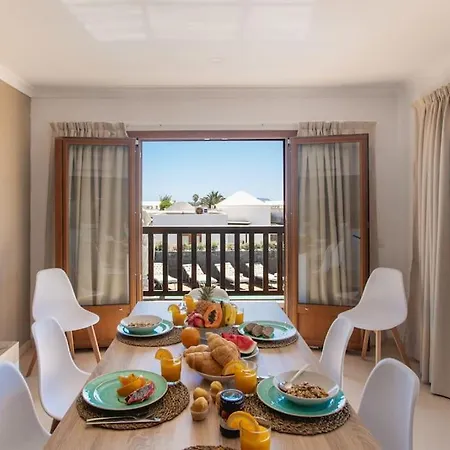 Cavendish With Sea Views And Heatable Pool Close To Flamingo Beach *