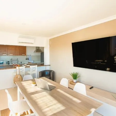 Cavendish With Sea Views And Heatable Pool Close To Flamingo Beach *